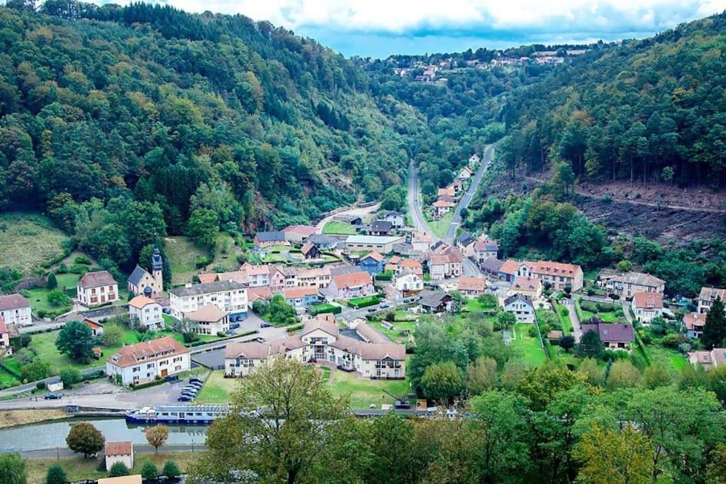 Nature, charme, confort...et Netflix ! :-) Lutzelbourg Extérieur photo
